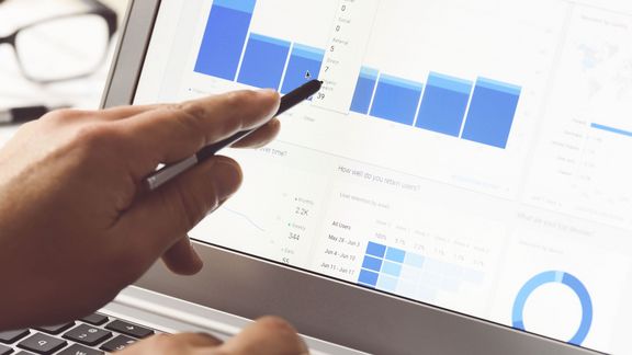Analysetool Verwendung eines Analysetools auf dem Touchscreen eines Laptops